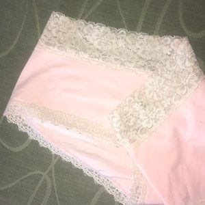 Victoria’s Secret Lowrise boy short